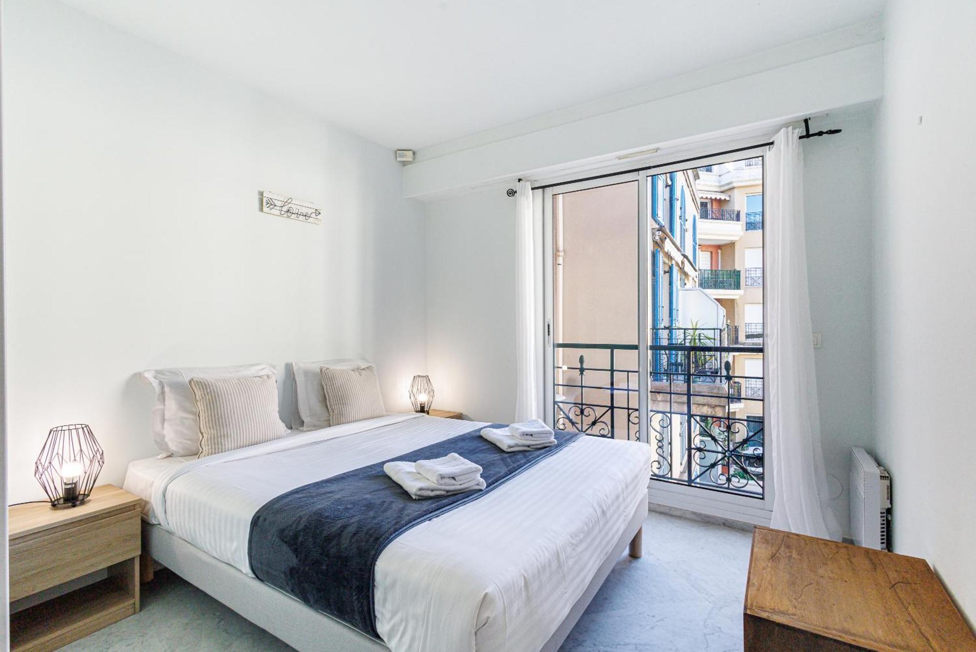 Le Victoria, Beau T2 Au Pied Des Plages, Piscine, Sauna * Menton